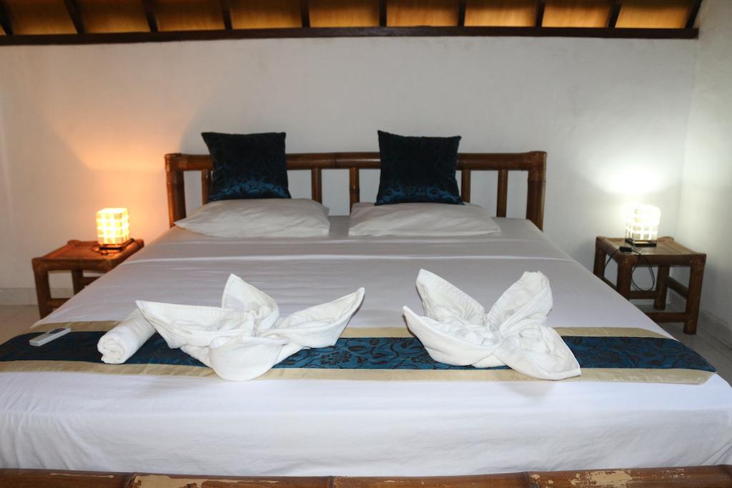 Star Bar And Bungalows Gili Air Room photo