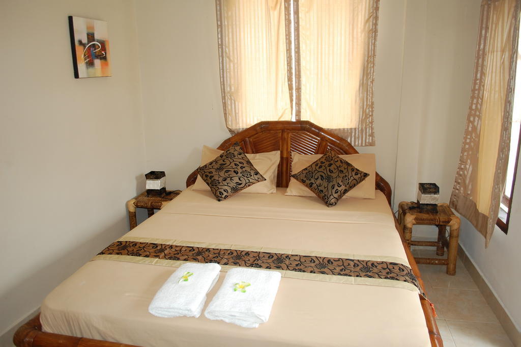 Star Bar And Bungalows Gili Air Room photo