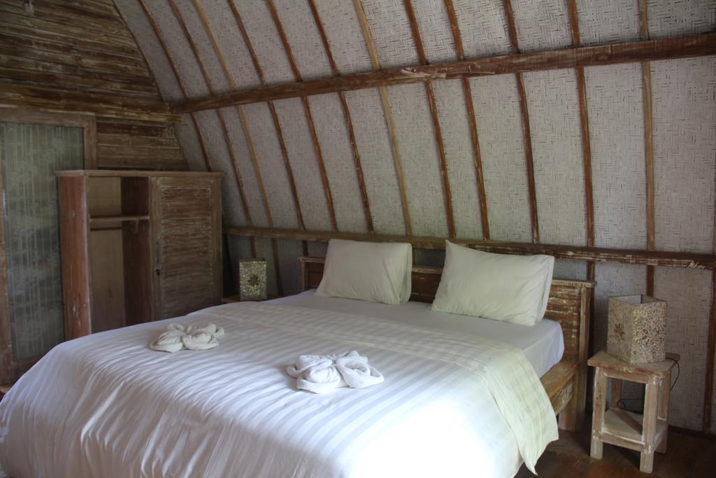 Star Bar And Bungalows Gili Air Exterior photo