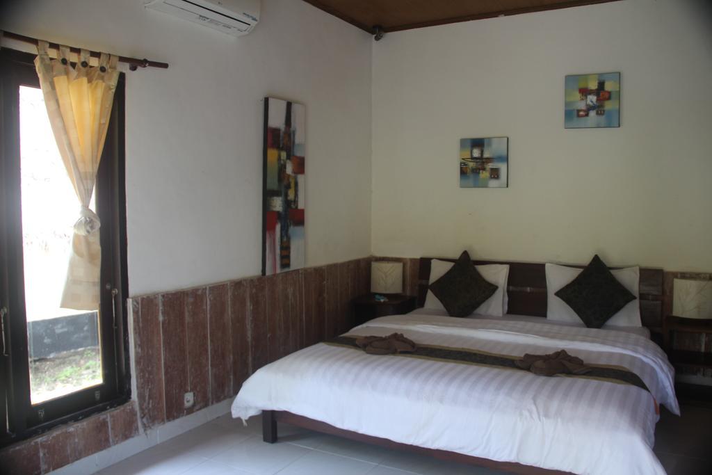 Star Bar And Bungalows Gili Air Exterior photo