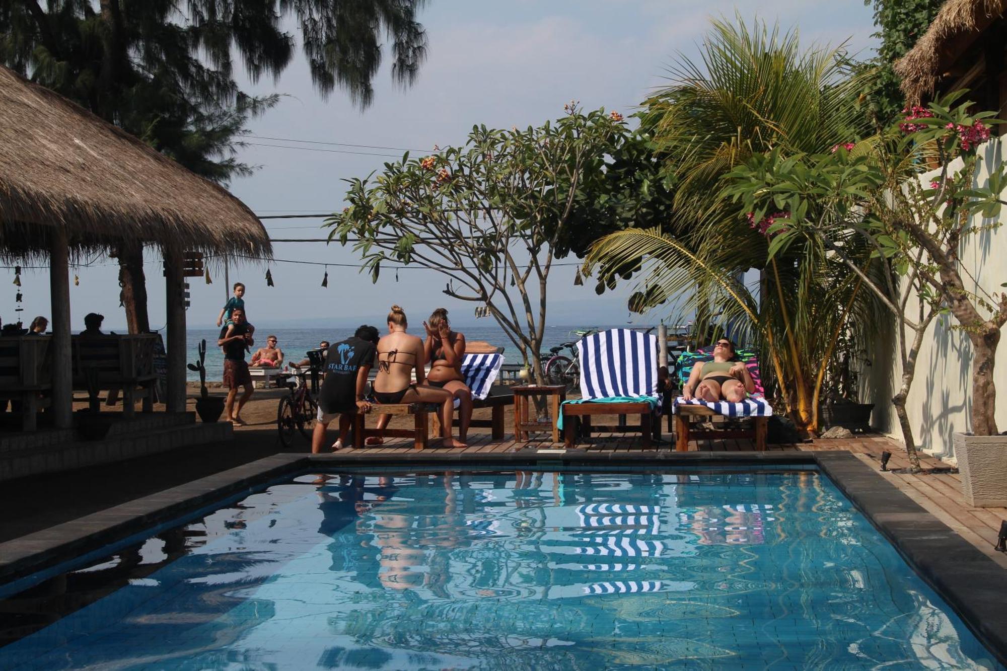 Star Bar And Bungalows Gili Air Exterior photo