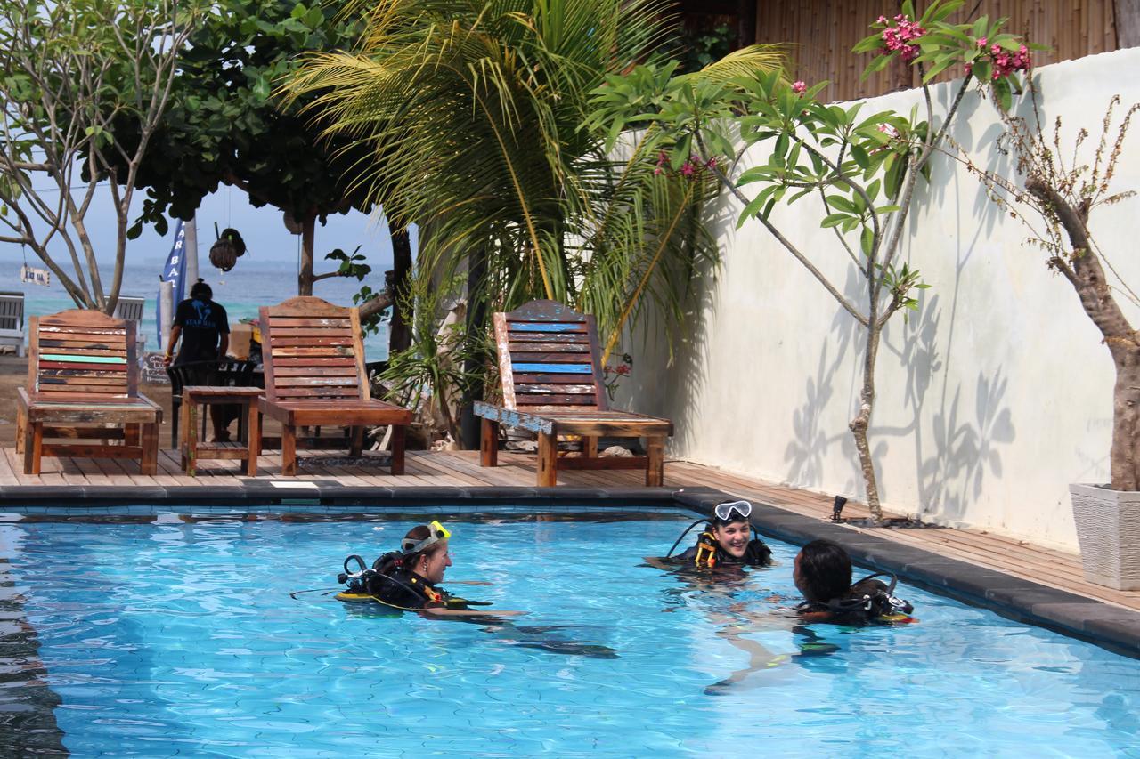 Star Bar And Bungalows Gili Air Exterior photo